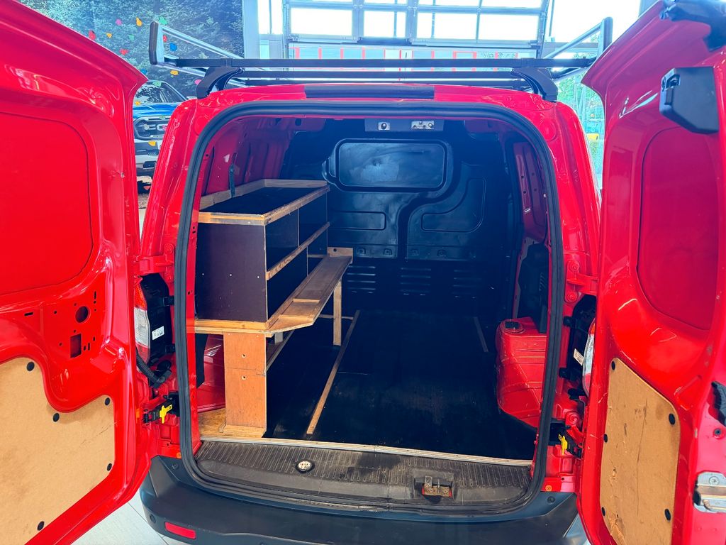 Ford Transit 2021 г. Красный, пробег 35226 км