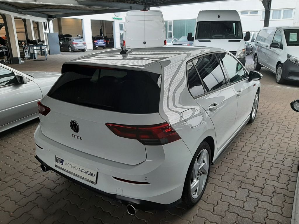 Volkswagen Golf 2024 г. Белый, пробег 41345 км
