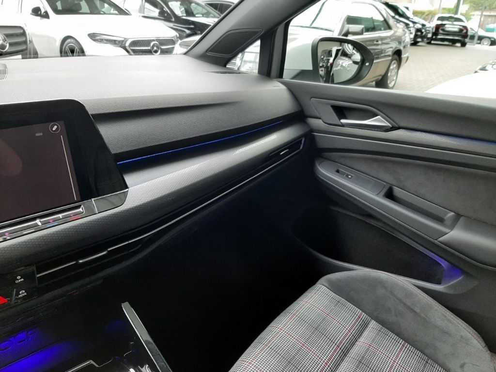 Volkswagen Golf 2024 г. Белый, пробег 41345 км