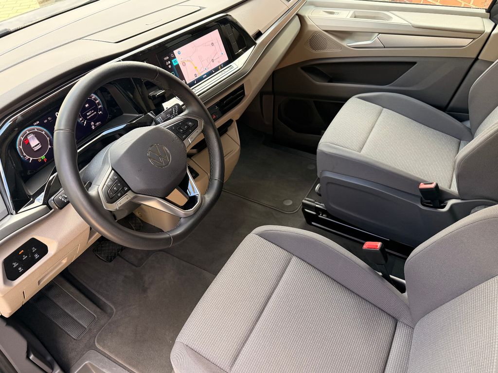 Volkswagen T7 MULTIVAN 2025 г. Синий, пробег 8621 км