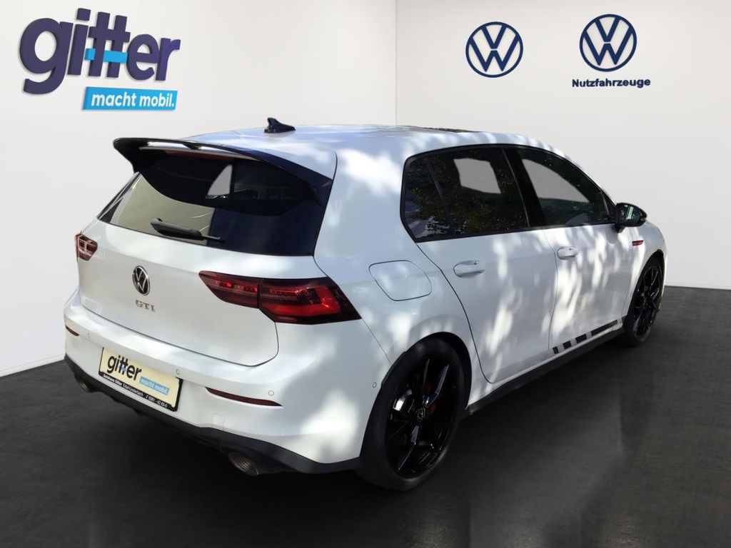 Volkswagen Golf 2024 г. Белый, пробег 56705 км