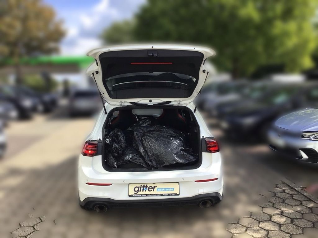 Volkswagen Golf 2024 г. Белый, пробег 56705 км