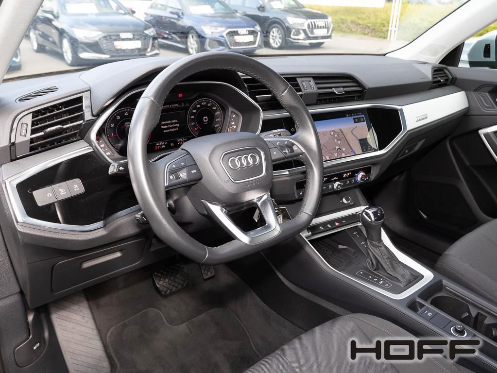 Audi Q3 2023 г. Серебристый, пробег 43600 км
