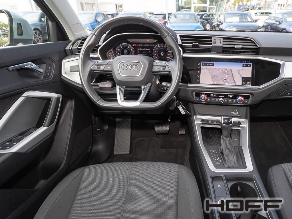 Audi Q3 2023 г. Серебристый, пробег 43600 км
