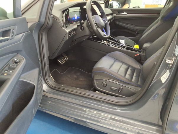 Volkswagen Golf 2025 г. Серый, пробег 19900 км