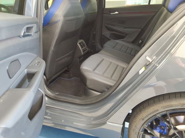 Volkswagen Golf 2025 г. Серый, пробег 19900 км