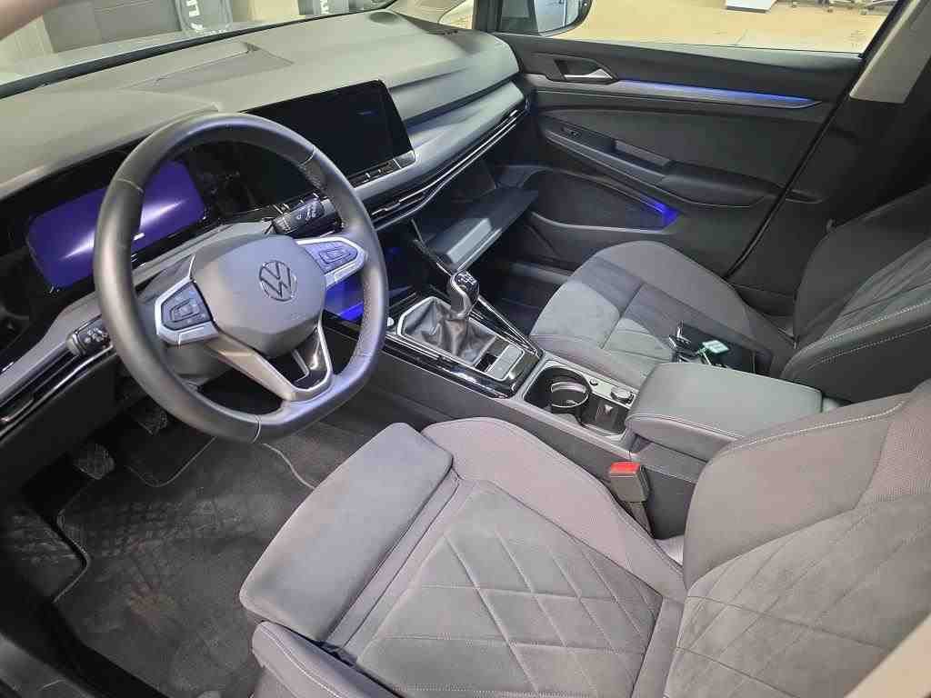 Volkswagen Golf 2024 г. Серый, пробег 38844 км