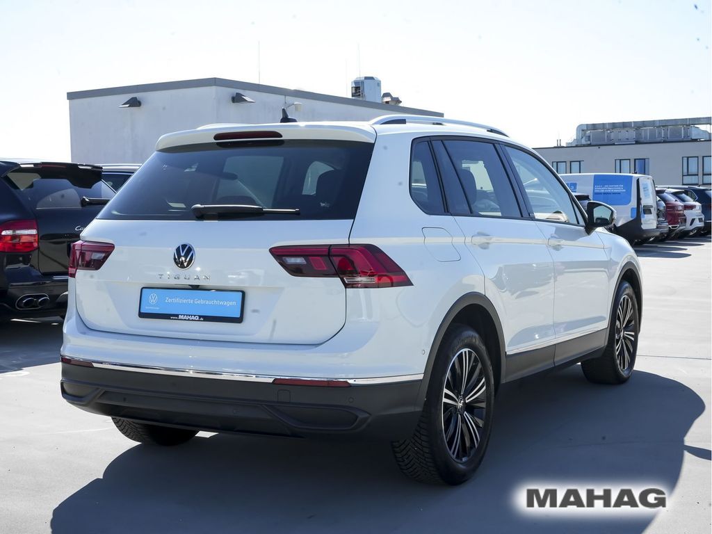 Volkswagen Tiguan 2022 г. Белый, пробег 59965 км