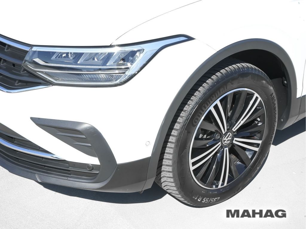 Volkswagen Tiguan 2022 г. Белый, пробег 59965 км