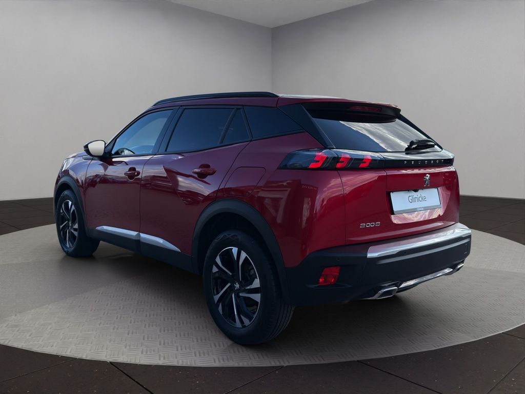 Peugeot 2008 2023 г. Красный, пробег 43206 км