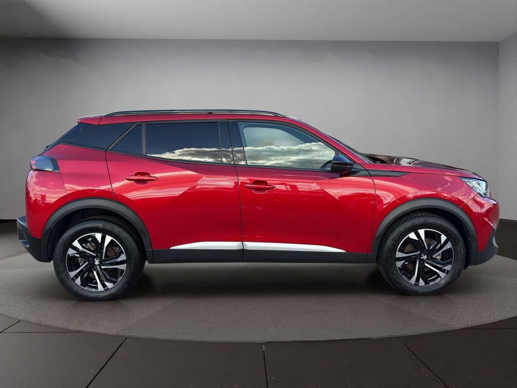 Peugeot 2008 2023 г. Красный, пробег 43206 км