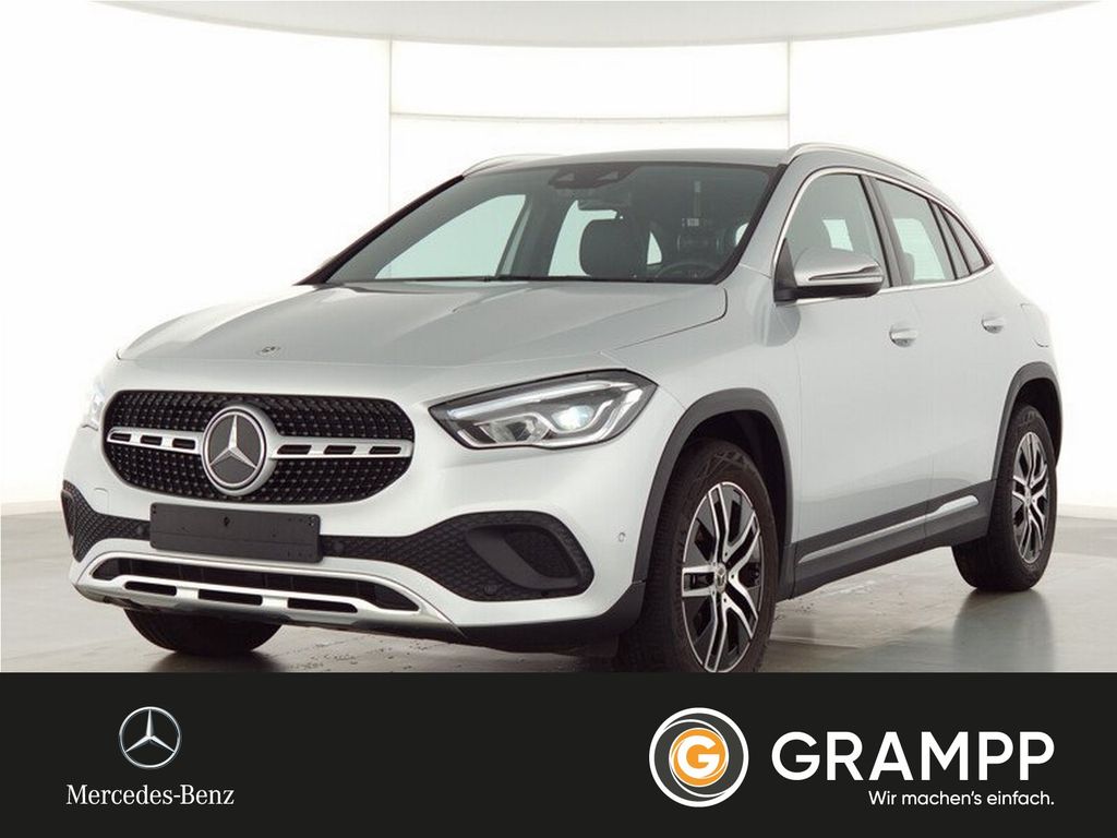 Mercedes-Benz GLA 180 2022 г. Серебристый, пробег 40700 км