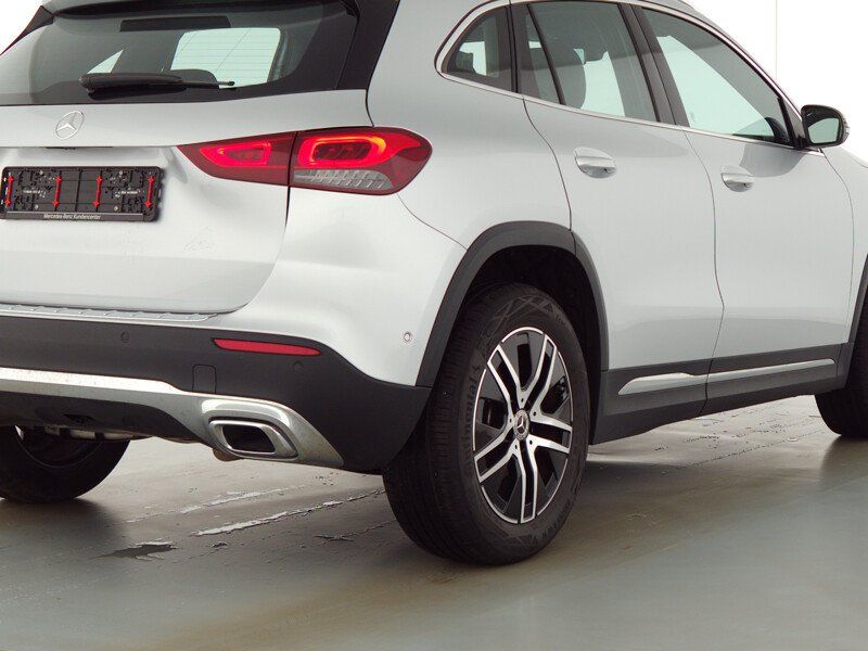 Mercedes-Benz GLA 180 2022 г. Серебристый, пробег 40700 км