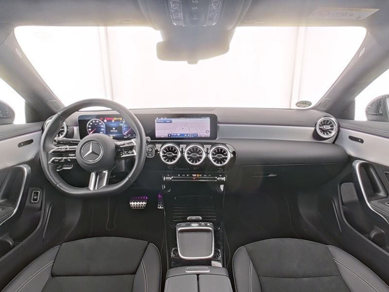 Mercedes-Benz CLA 220 2025 г. Белый, пробег 35446 км