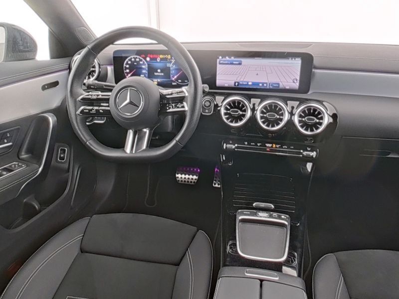 Mercedes-Benz CLA 220 2025 г. Белый, пробег 35446 км
