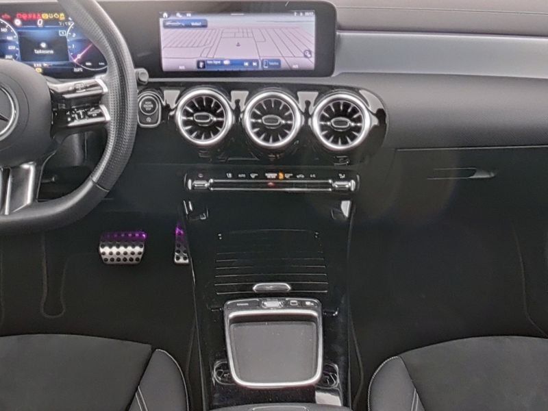 Mercedes-Benz CLA 220 2025 г. Белый, пробег 35446 км