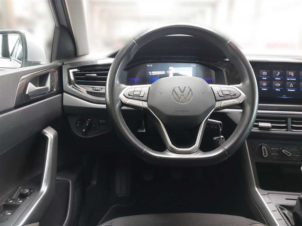 Volkswagen Polo 2023 г. Серебристый, пробег 57022 км