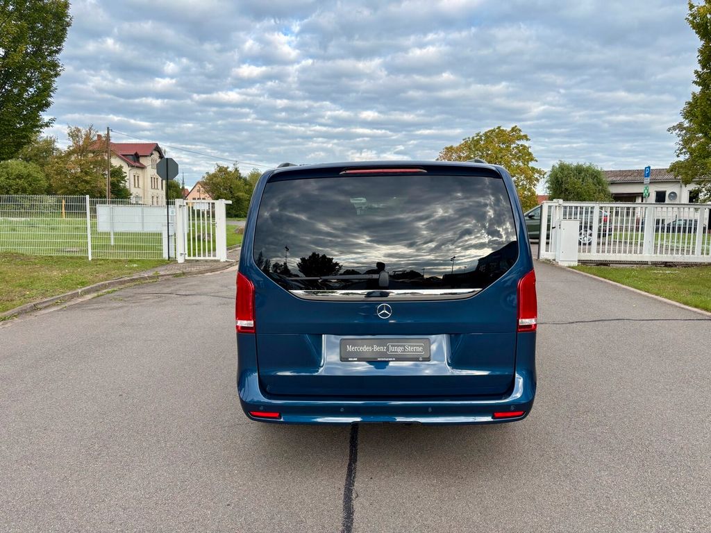Mercedes-Benz V 300 2023 г. Синий, пробег 56161 км