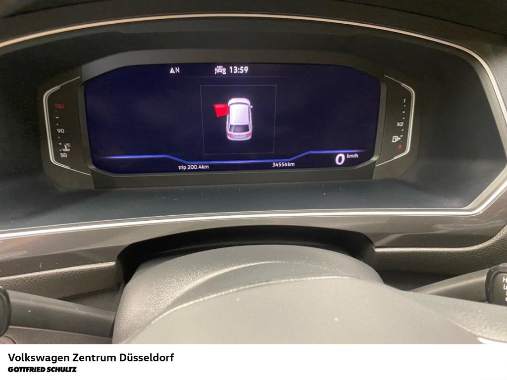 Volkswagen TIGUAN ALLSPACE 2023 г. Белый, пробег 34552 км