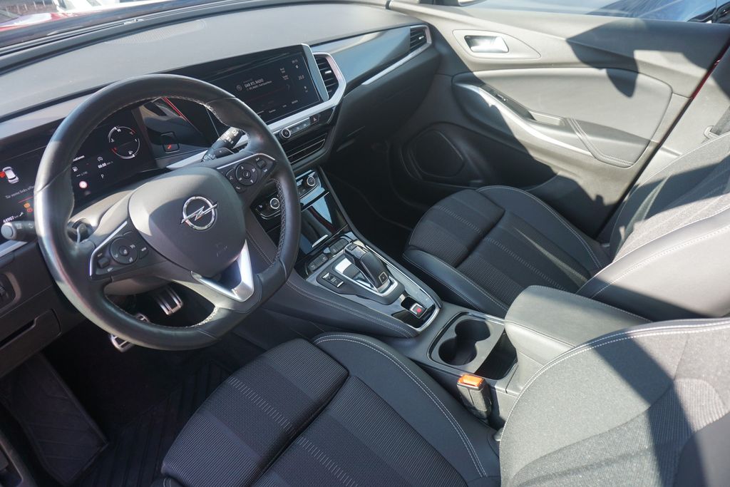 Opel GRANDLAND (X) 2023 г. Красный, пробег 44907 км