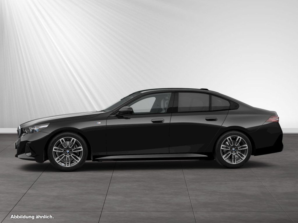 BMW 540 2025 г. Чёрный, пробег 29800 км