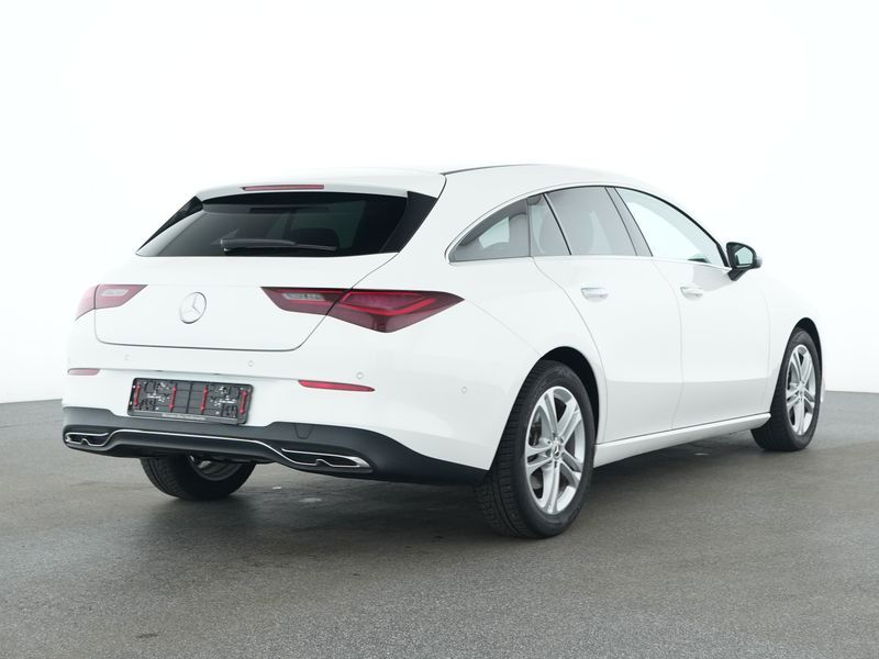 Mercedes-Benz CLA 180 SHOOTING BRAKE 2024 г. Белый, пробег 21200 км