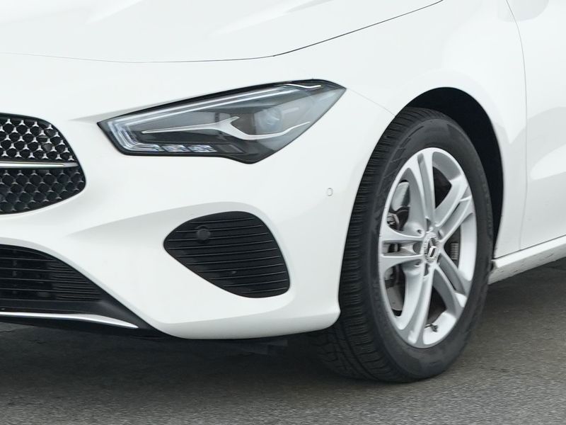 Mercedes-Benz CLA 180 SHOOTING BRAKE 2024 г. Белый, пробег 21200 км
