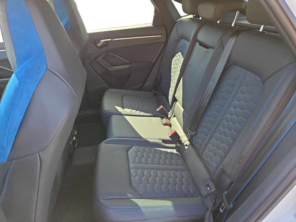 Audi RSQ3 2022 г. Белый, пробег 25851 км