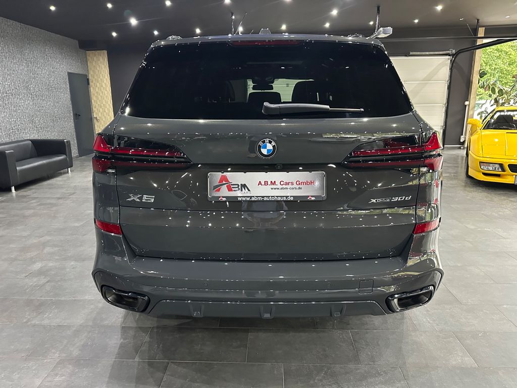 BMW X5 2025 г. Серый, пробег 29000 км