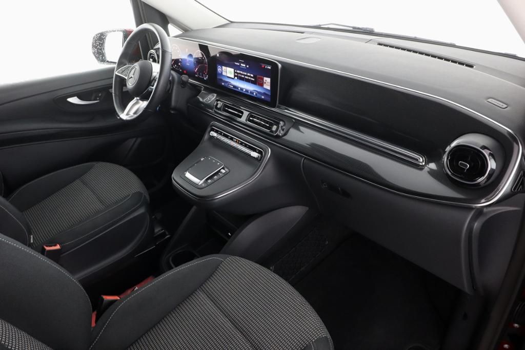 Mercedes-Benz V 250 2025 г. Красный, пробег 14708 км