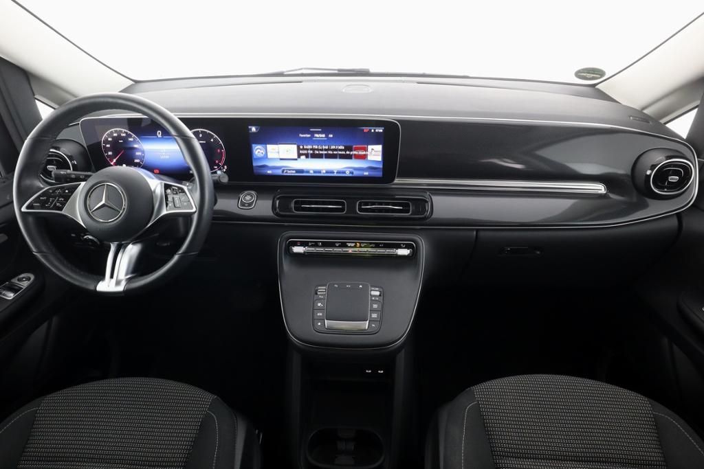 Mercedes-Benz V 250 2025 г. Красный, пробег 14708 км