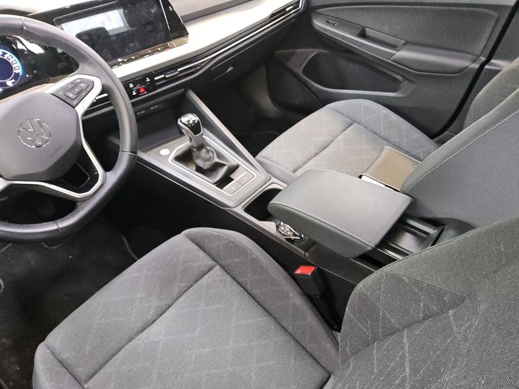 Volkswagen Golf 2024 г. Серебристый, пробег 53608 км