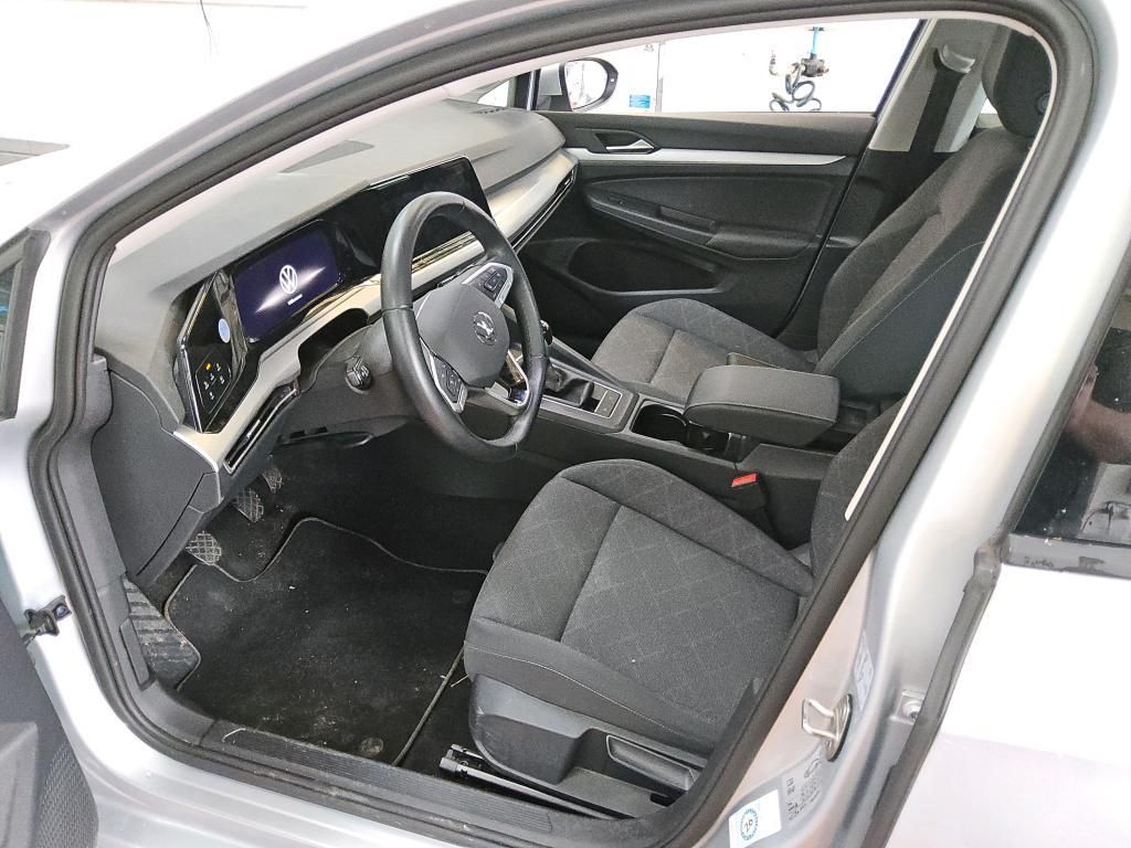 Volkswagen Golf 2024 г. Серебристый, пробег 53608 км
