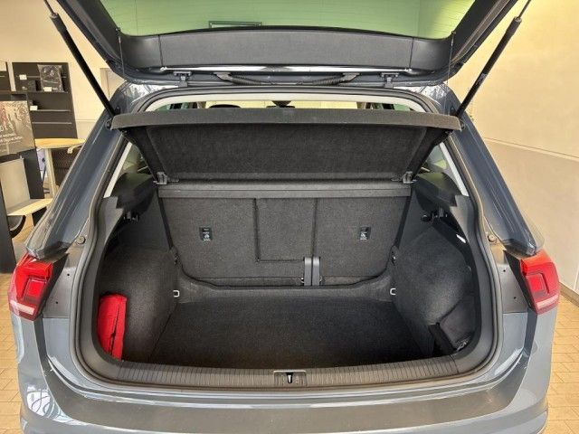 Volkswagen Tiguan 2022 г. Серый, пробег 50418 км