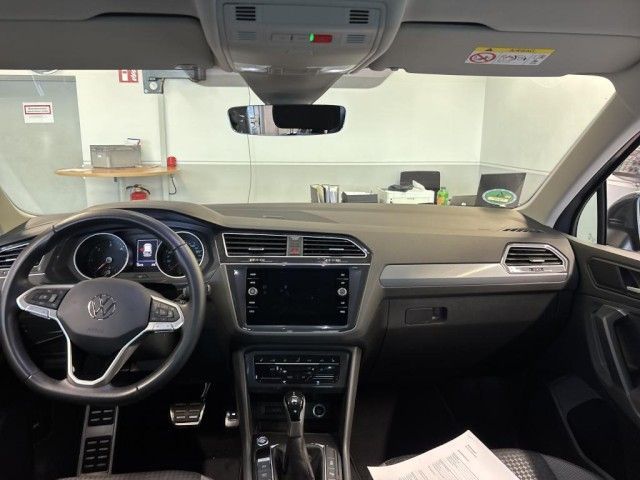 Volkswagen Tiguan 2022 г. Серый, пробег 50418 км