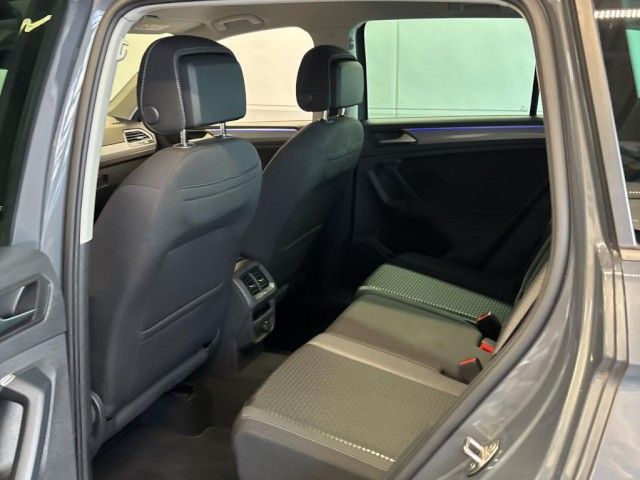 Volkswagen Tiguan 2022 г. Серый, пробег 50418 км