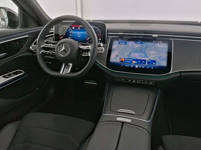 Mercedes-Benz E 220 2025 г. Чёрный, пробег 22305 км