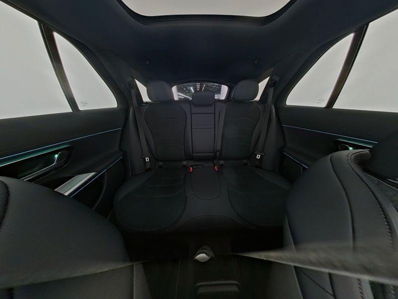 Mercedes-Benz E 220 2025 г. Чёрный, пробег 22305 км