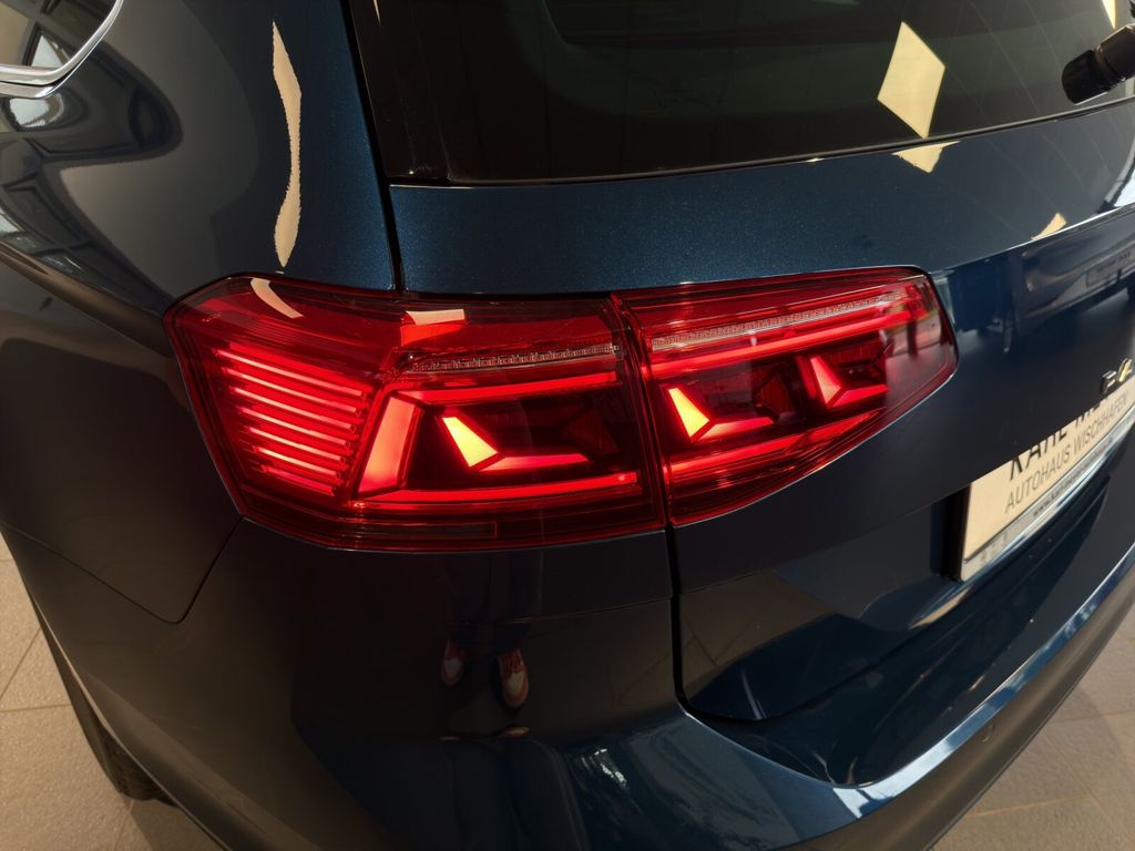 Volkswagen PASSAT VARIANT 2023 г. Синий, пробег 50760 км