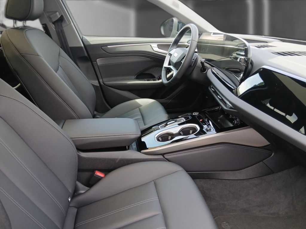 Audi A6 2025 г. Чёрный, пробег 22907 км