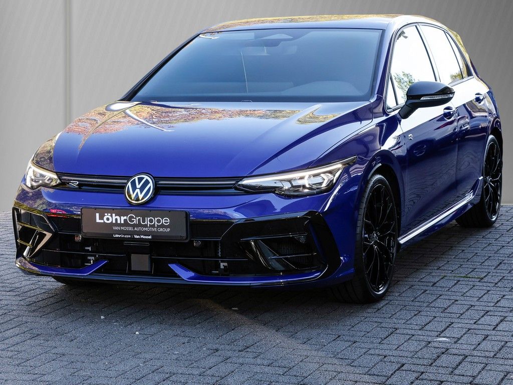 Volkswagen Golf 2025 г. Синий, пробег 10180 км