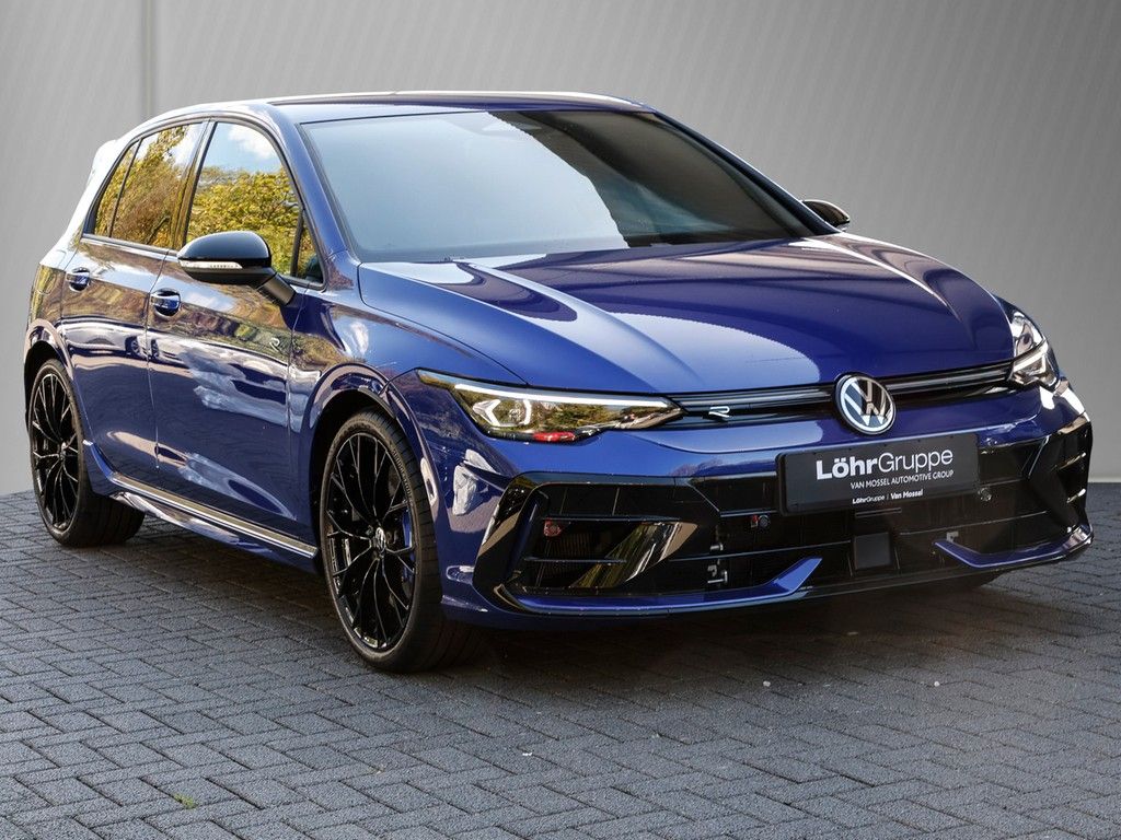 Volkswagen Golf 2025 г. Синий, пробег 10180 км