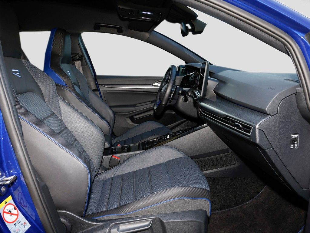 Volkswagen Golf 2025 г. Синий, пробег 10180 км