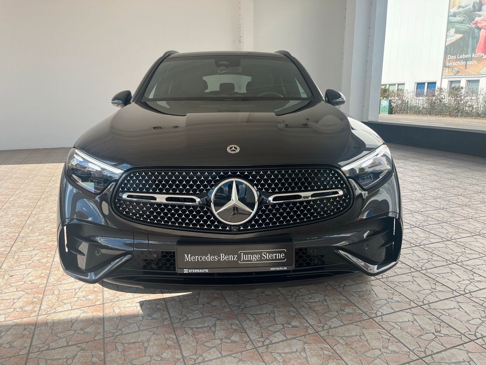 Mercedes-Benz GLC 200 2026 г. Серый, пробег 9959 км