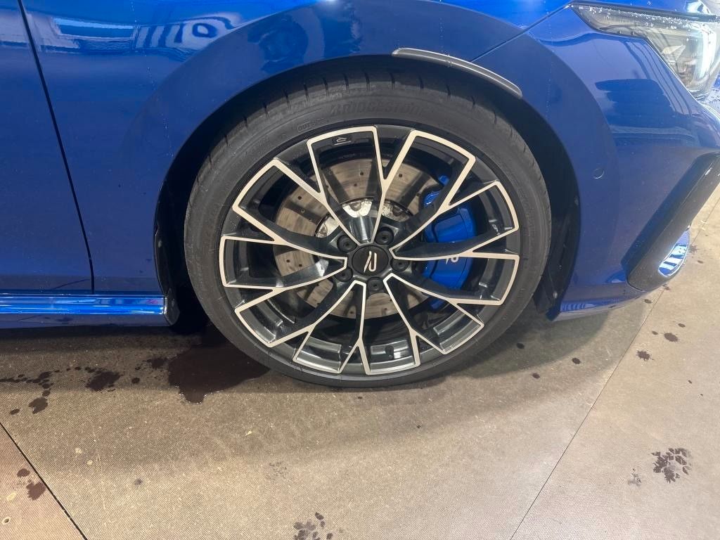 Volkswagen Golf 2025 г. Синий, пробег 16000 км