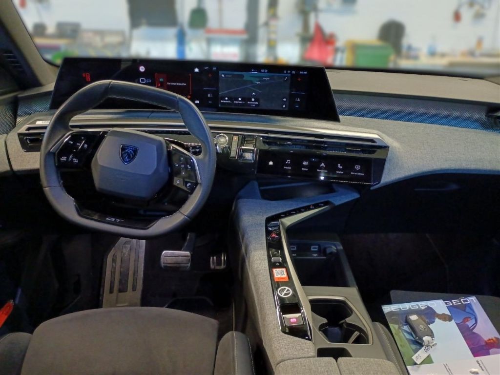 Peugeot 3008 2025 г. Белый, пробег 36190 км
