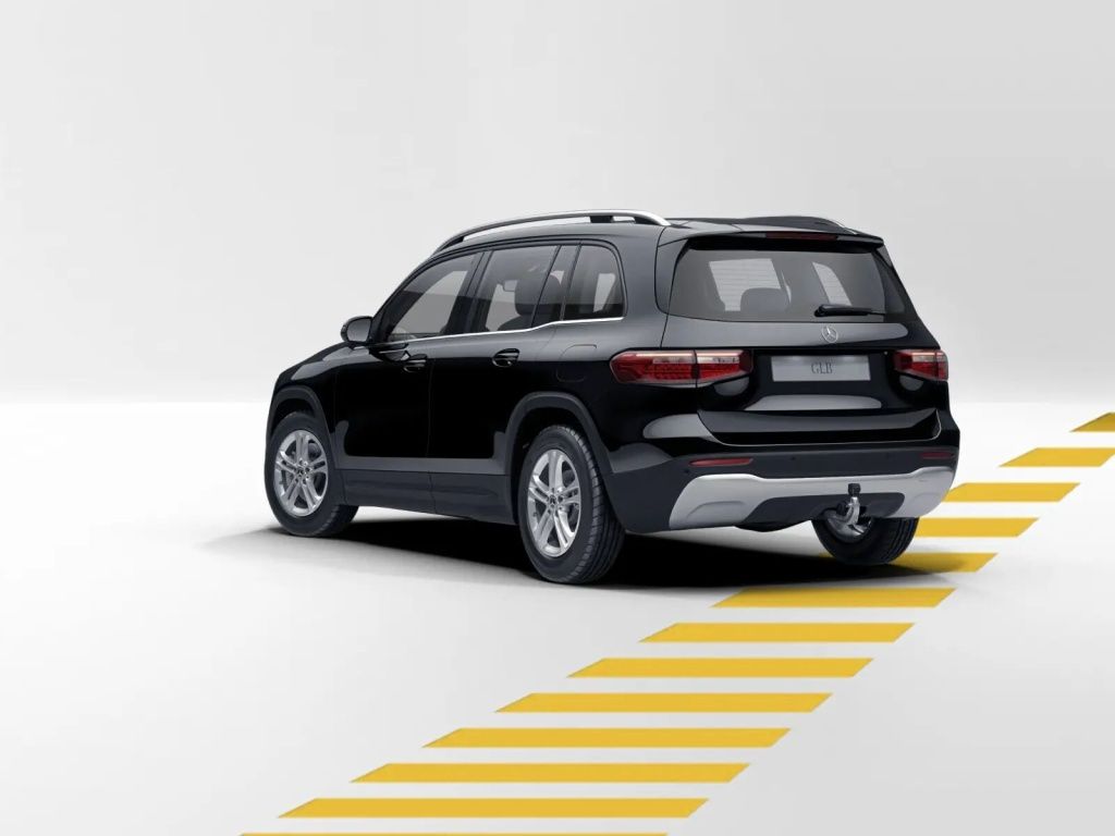 Mercedes-Benz GLB 200 2023 г. Чёрный, пробег 25887 км