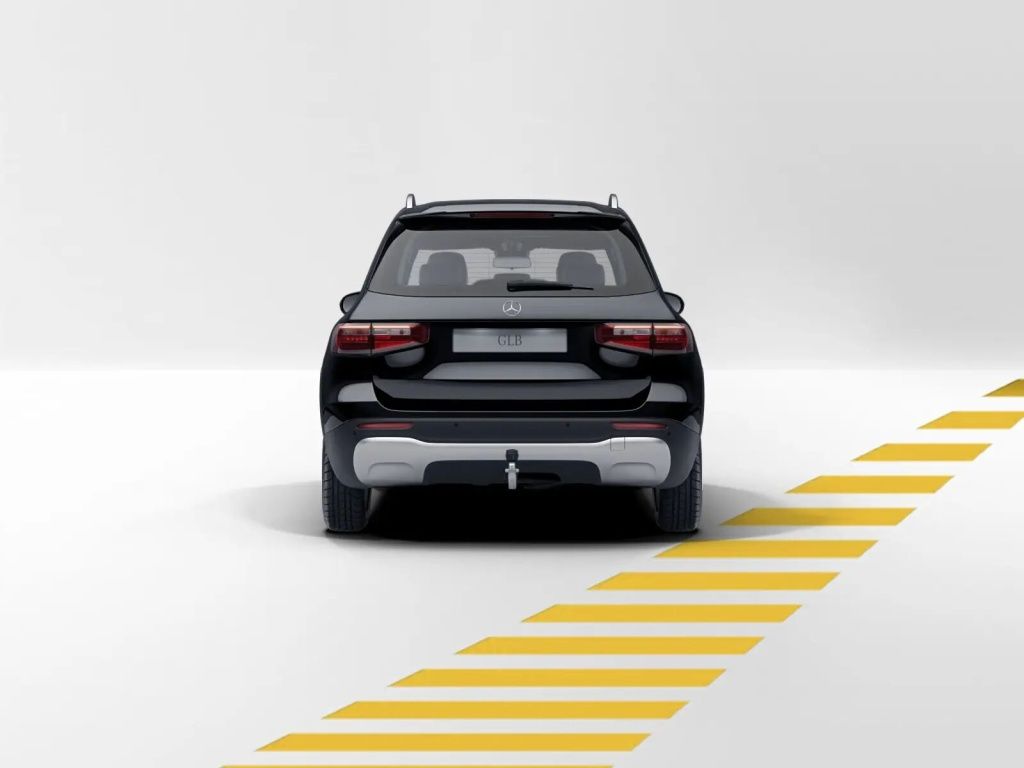 Mercedes-Benz GLB 200 2023 г. Чёрный, пробег 25887 км