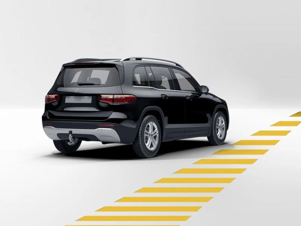 Mercedes-Benz GLB 200 2023 г. Чёрный, пробег 25887 км