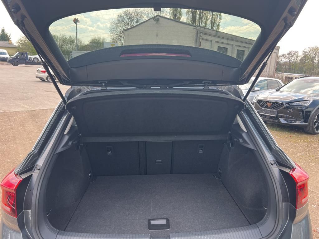 Volkswagen T-Roc 2023 г. Серый, пробег 55625 км